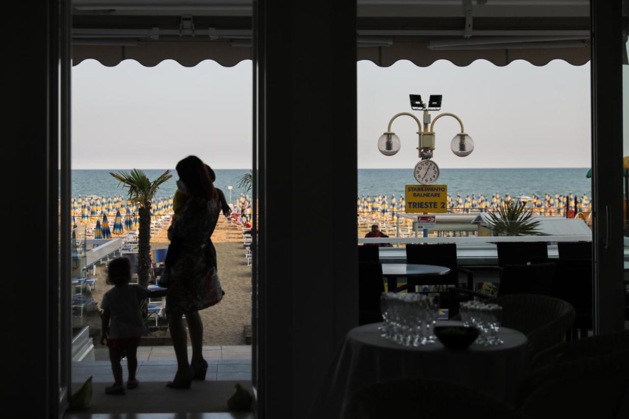 Hotel Boston 3 Stelle Superior Frontemare Jesolo Extérieur photo