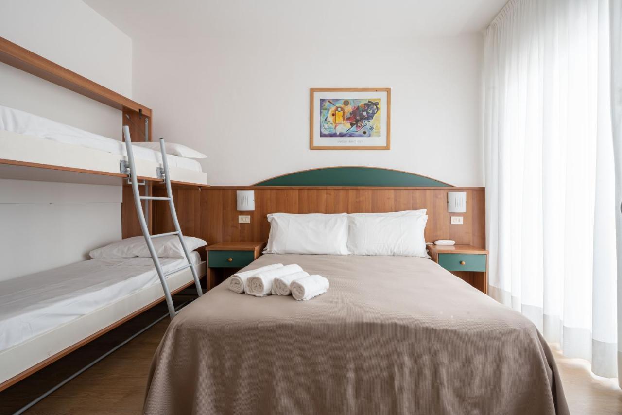 Hotel Boston 3 Stelle Superior Frontemare Jesolo Extérieur photo