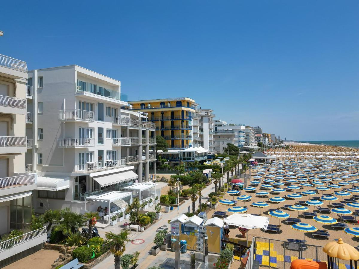 Hotel Boston 3 Stelle Superior Frontemare Jesolo Extérieur photo