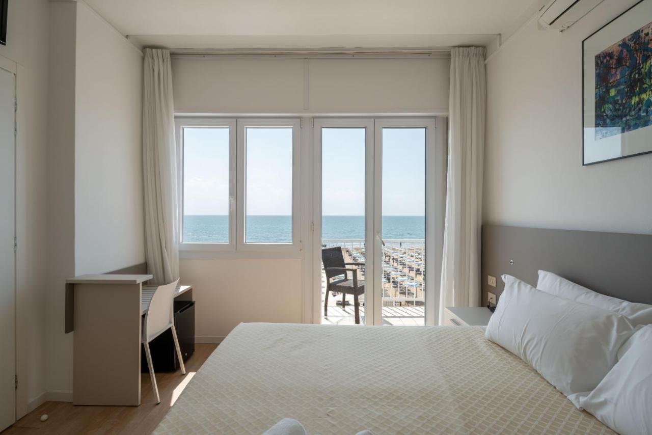 Hotel Boston 3 Stelle Superior Frontemare Jesolo Extérieur photo