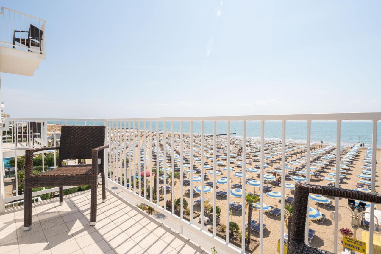 Hotel Boston 3 Stelle Superior Frontemare Jesolo Extérieur photo