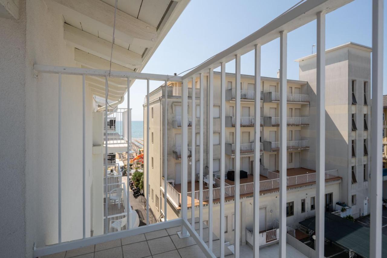 Hotel Boston 3 Stelle Superior Frontemare Jesolo Extérieur photo