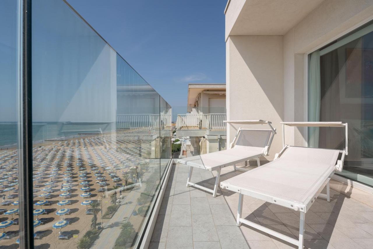 Hotel Boston 3 Stelle Superior Frontemare Jesolo Extérieur photo